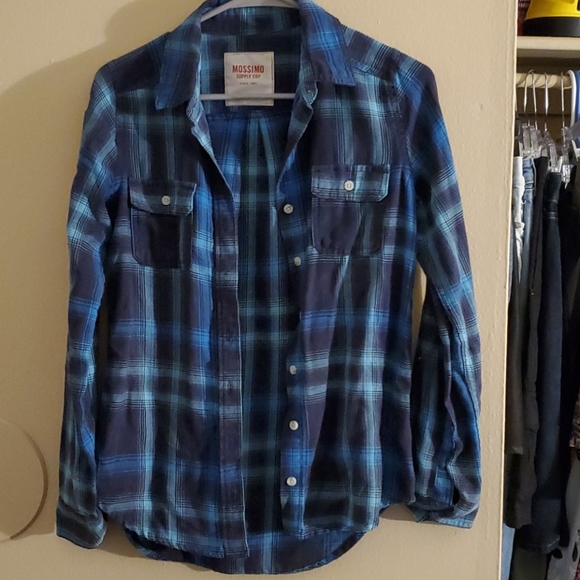 Mossimo Supply Co. Tops - Mossimo brand blue plaid button up shirt